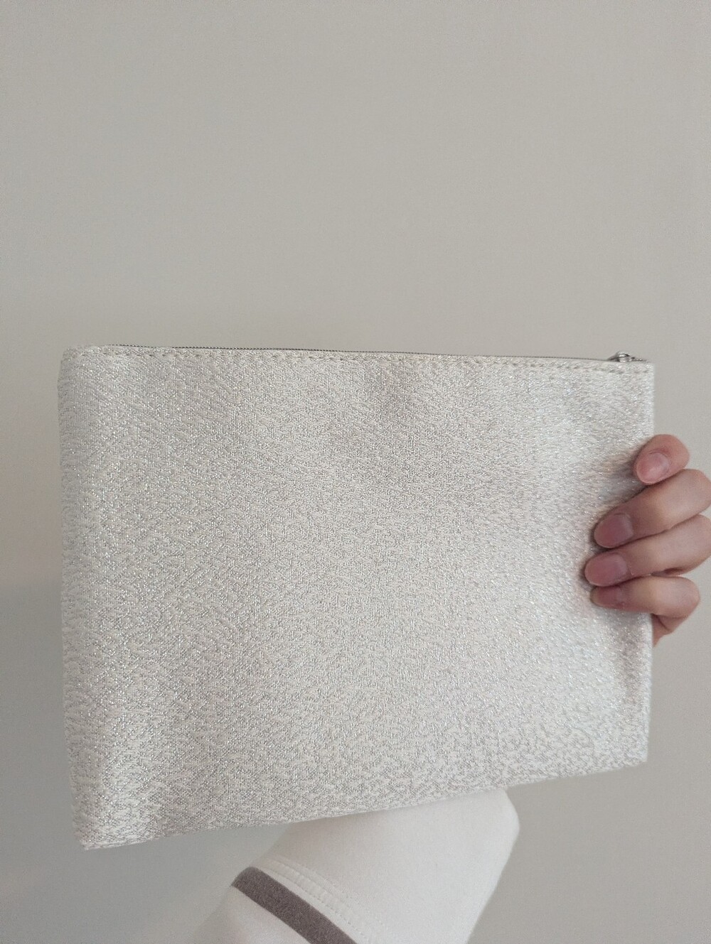 Dior Beauty Silver-White Sparkle Zip Cosmetic Pouch - Picture 5 of 7